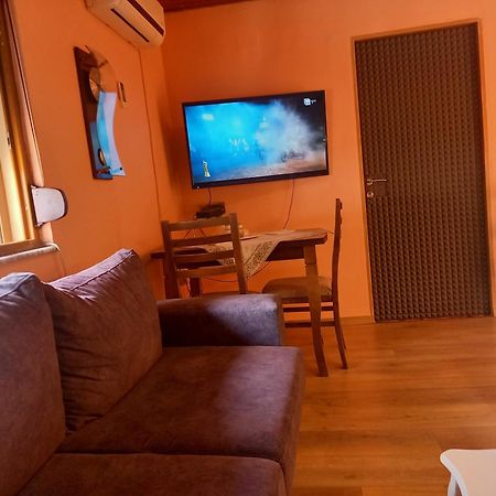 Apartment In Тирана Екстер'єр фото