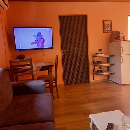 Apartment In Тирана Екстер'єр фото