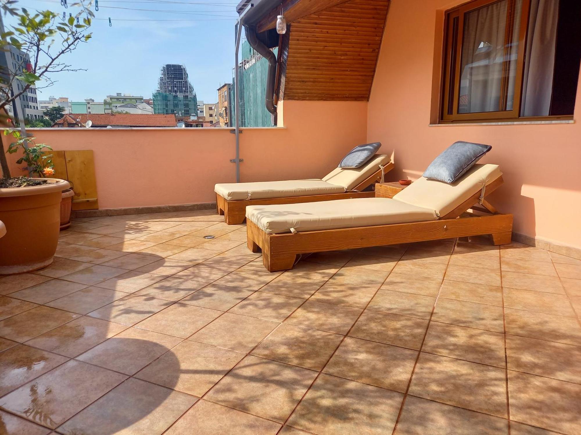 Apartment In Тирана Екстер'єр фото